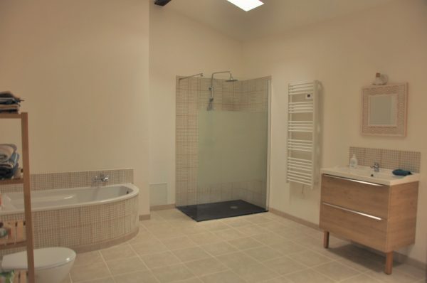 Edinburgh Property Renovations Bathroom 2 600X398